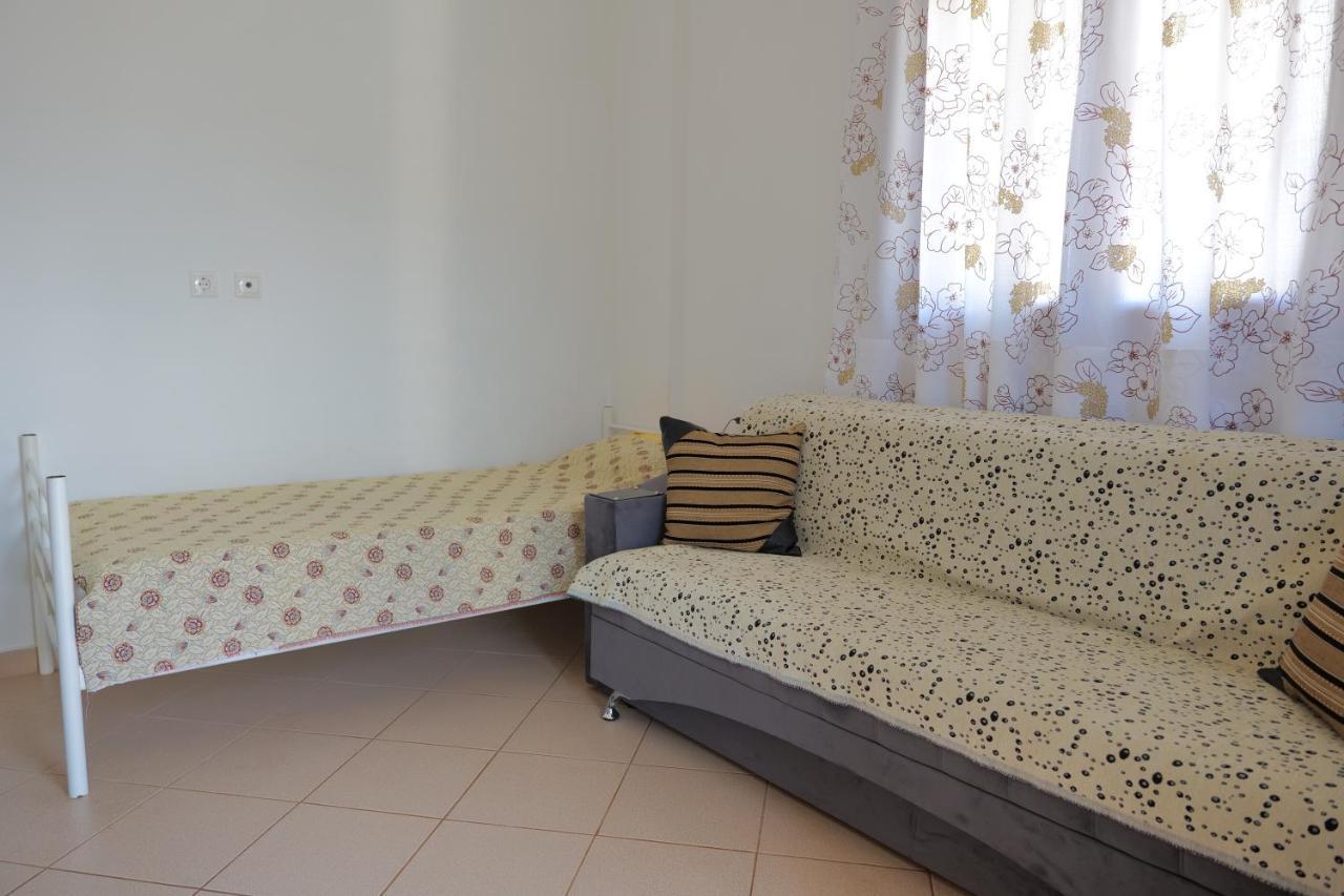 Pellumb Apartments Εξαμίλιο Εξωτερικό φωτογραφία