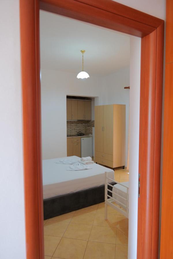 Pellumb Apartments Εξαμίλιο Εξωτερικό φωτογραφία