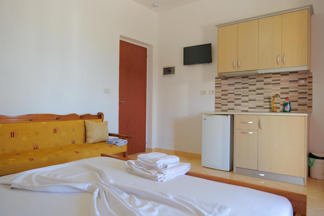Pellumb Apartments Εξαμίλιο Εξωτερικό φωτογραφία